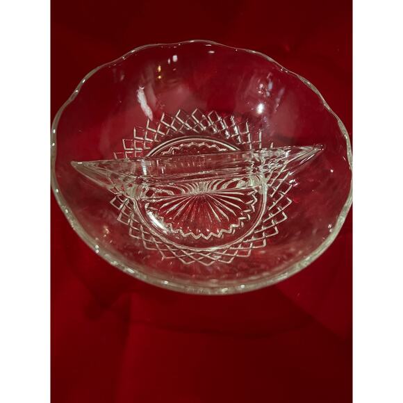 Vintage Divided Glass Relish Dish - Picture 9 of 10